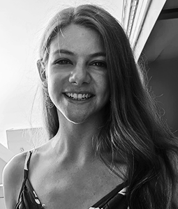 noelle headshot noelle headshot